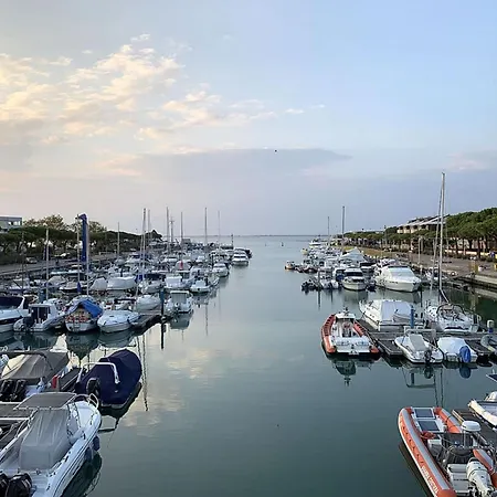 Practical In Lignano With Parking Λινιάνο Σαμπιαντόρο